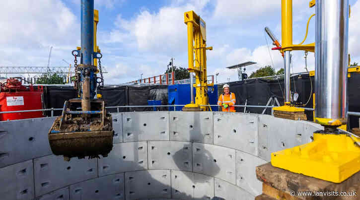 Electricity underwater: Grand Union Canal tunnel provides power boost for HS2