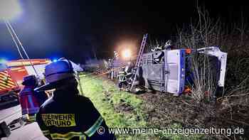 Schwerer Reisebus-Unfall auf der A44 bei Werl – viele Schüler verletzt
