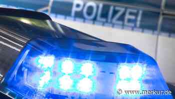 Zwei Fahrer stoßen in Kreuzstraße zusammen