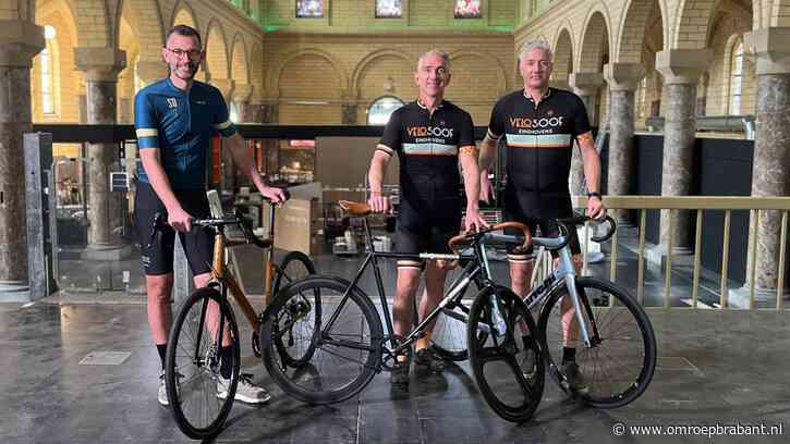 Vrienden beginnen wielercafé in oude kerk: 'We gaan expats leren fietsen'