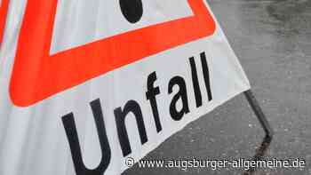 Unfall: Autofahrer fährt bei Geltendorf gegen Leitplanke