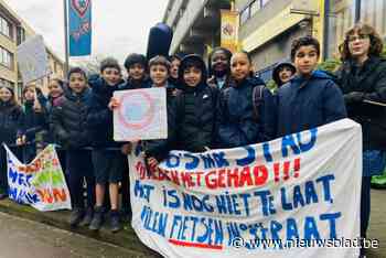 Leerlingen basisschool De Zevensprong voeren actie voor betere luchtkwaliteit: “We hebben nog veel werk voor de boeg”