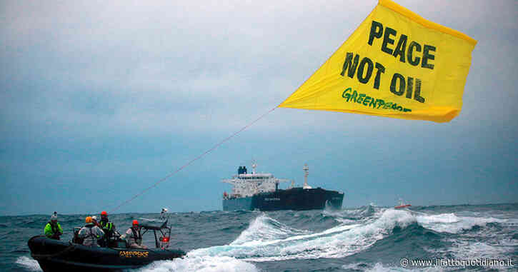 Francia, tribunale respinge citazione per diffamazione di Total contro Greenpeace: “Vittoria anche per gli altri tentativi di intimidazione”