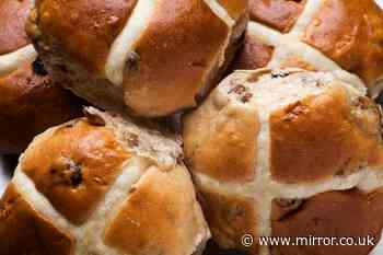 Paramedic issues hot cross bun warning to all parents ahead of Easter weekend