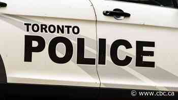 Man dead after stabbing outside North York apartment building