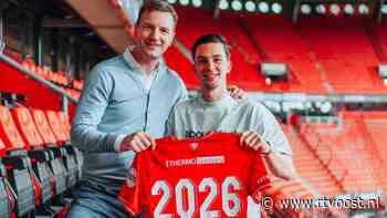 Transferproat betaald voetbal: FC Twente legt Van Hoorenbeeck tot 2026 vast