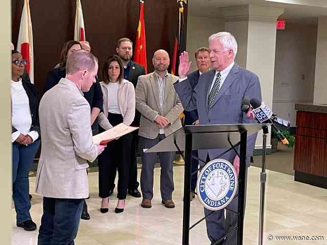 Deputy Mayor, Karl Bandemer, sworn in as acting mayor after Tom Henry passes