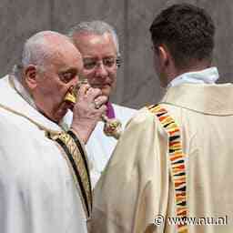 Paus Franciscus slaat na preek Palmpasen ook processie Goede Vrijdag over