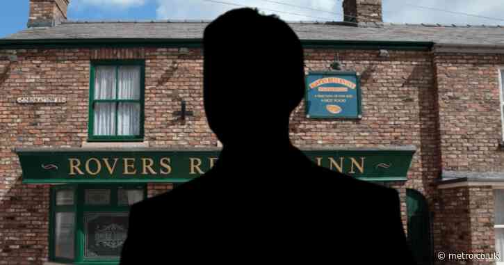Major Coronation Street character makes surprise return – but someone is gutted to see them