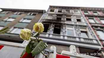 Brandstiftung in Solingen: Trauermarsch zum ausgebrannten Haus