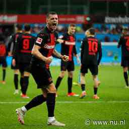 Fenomenale reeks Leverkusen houdt aan na twee doelpunten in slotfase