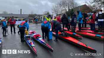 Junior teams set off on three-day canoe race