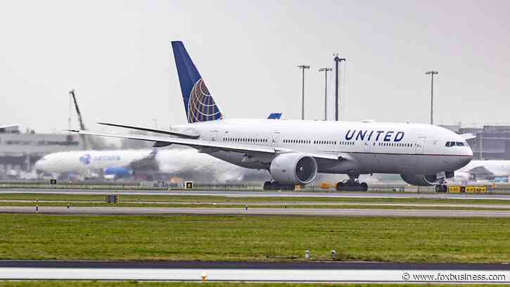 United Airlines Boeing 777 diverts due to engine issue