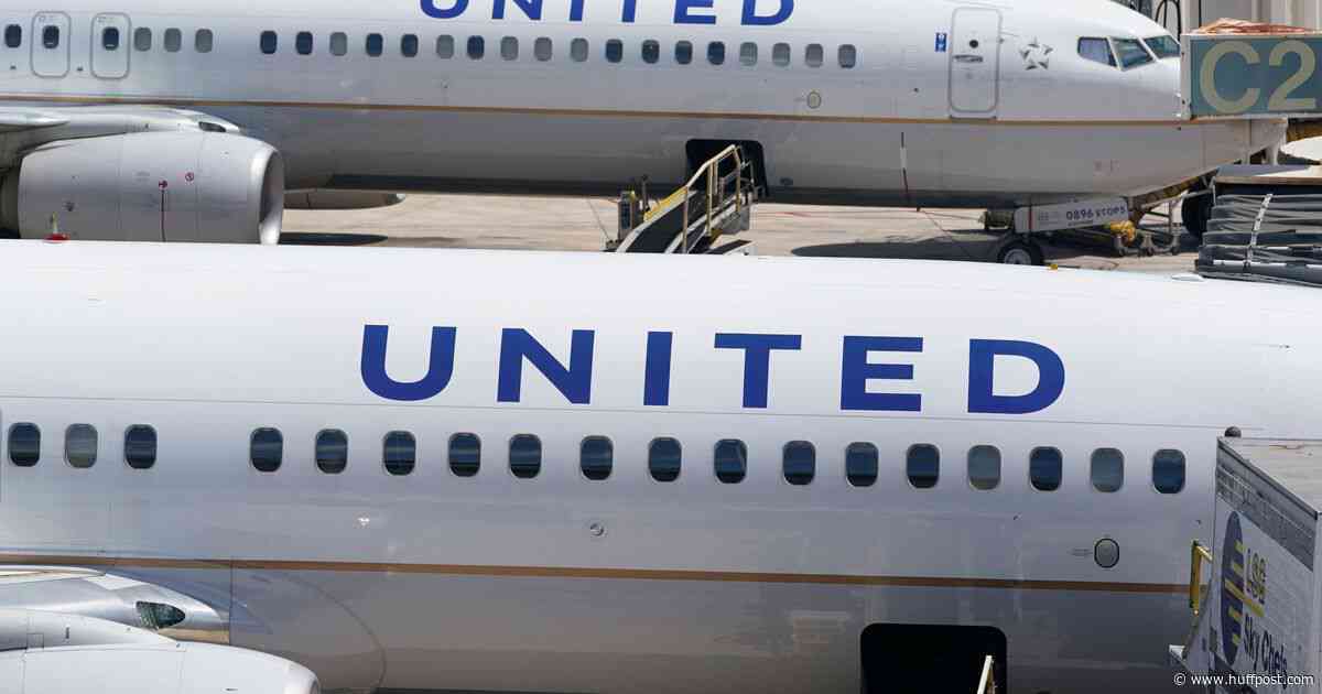 United Airlines Asks Pilots To Take Time Off Due To Boeing Plane Shortage