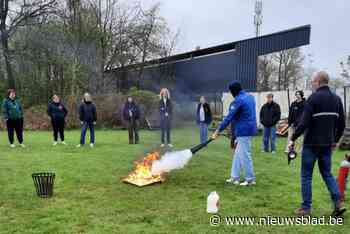 Jongeren volgen cursus brand en kleine blusmiddelen: “Voorbereid op het slechtste scenario”