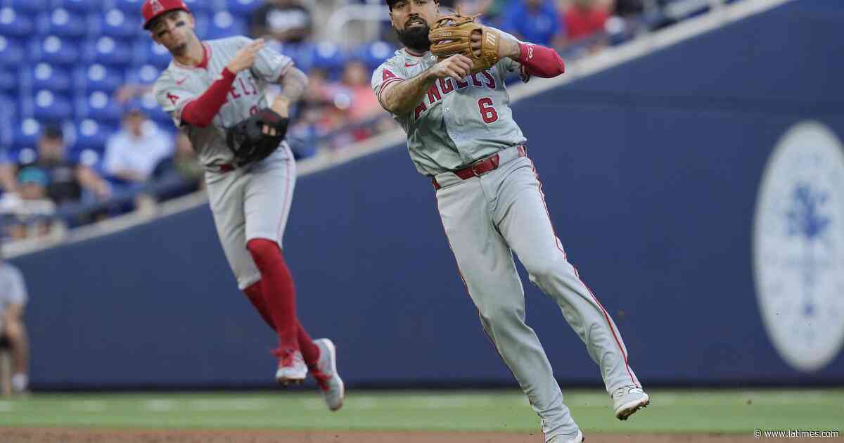 Anthony Rendon is hitless with questionable motivation. Should Angels fans cheer him?