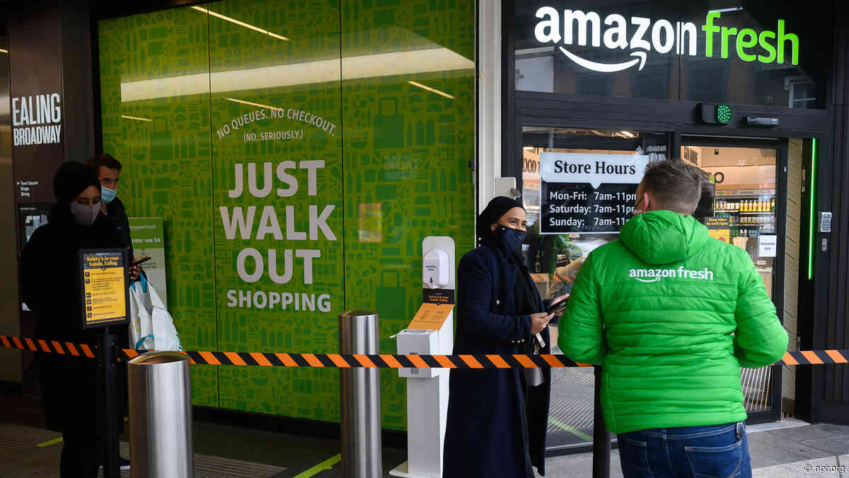No more 'just walk out' at Amazon grocery stores. The new bet is smart shopping carts