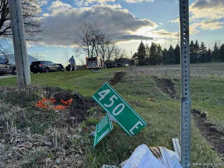 2 hospitalized after crash in Kosciusko County