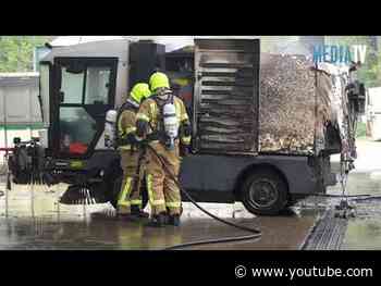 Veegmachine zwaar beschadigd na brand Rotterdam