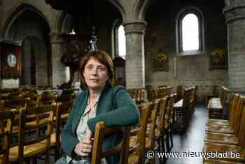 Vrouw (62) sleept Kerk voor rechtbank omdat ze geen opleiding tot diaken mag volgen: “Tuinaanleg of geschiedenis. Ik mag elke opleiding volgen. Behalve déze, omdat ik een vrouw ben”