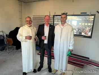 “Onze moslimvertegenwoordigers hebben hier simpelweg recht op”: burgemeester roept minister op Suikerfeest op om moskee Masgid Annasr eindelijk te erkennen