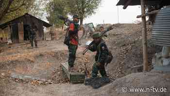 Militärjunta verliert Kontrolle: Freiheitskämpfer erobern wichtige Großstadt in Myanmar