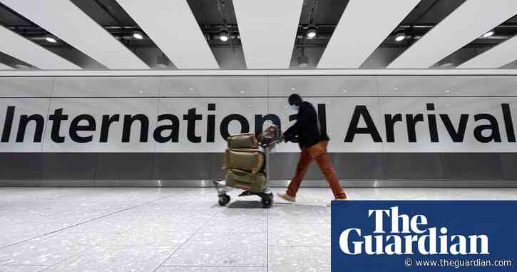 Heathrow urges government to scrap £10 fee for transit passengers