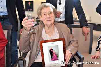 Paula viert 100ste verjaardag: “Tuinieren, koers kijken en een goed glas voor het slapengaan”