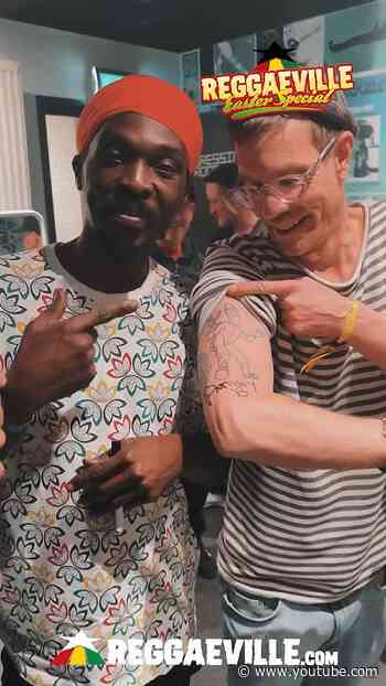 BACKSTAGE VIBES inna Amsterdam, Anthony B sign a german fans arm to complete his Anthony B tattoo
