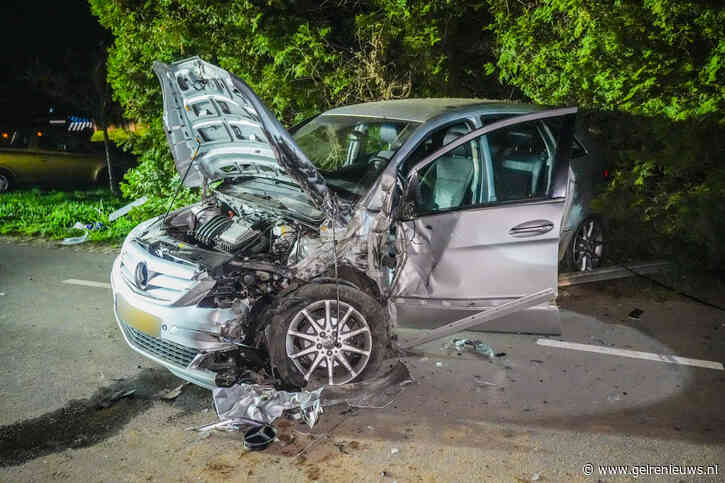 UPDATE: Drie gewonden bij ernstig ongeval met tractor en auto