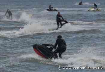 Speed limits in the sea for ‘reckless’ jet skiers