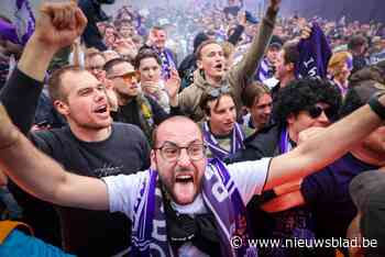 Duizenden mauve-witte fans vieren titel op zonovergoten Kiel: “Beerschot hoort thuis in eerste klasse, zonder enige twijfel”