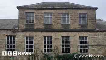 Cash award to save stables at stately home