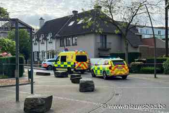 Persoon op straat overleden, weg tijdlang afgesloten