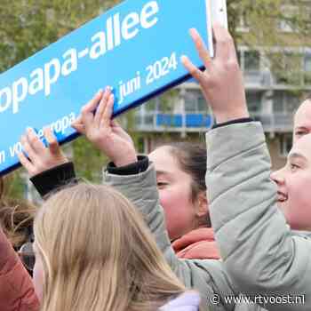 Hakkende kinderen en een oproep van de burgemeester: Europapa Allee in Kampen is een feit