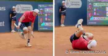 Tennis star shares gruesome photo of ankle injury after retiring at Barcelona Open