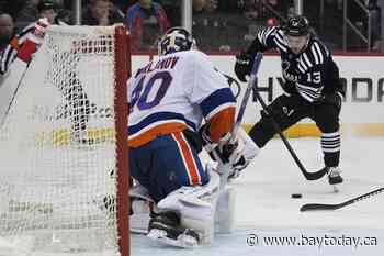 The New York Islanders clinch a playoff spot in the Eastern Conference with 4-1 win over Devils