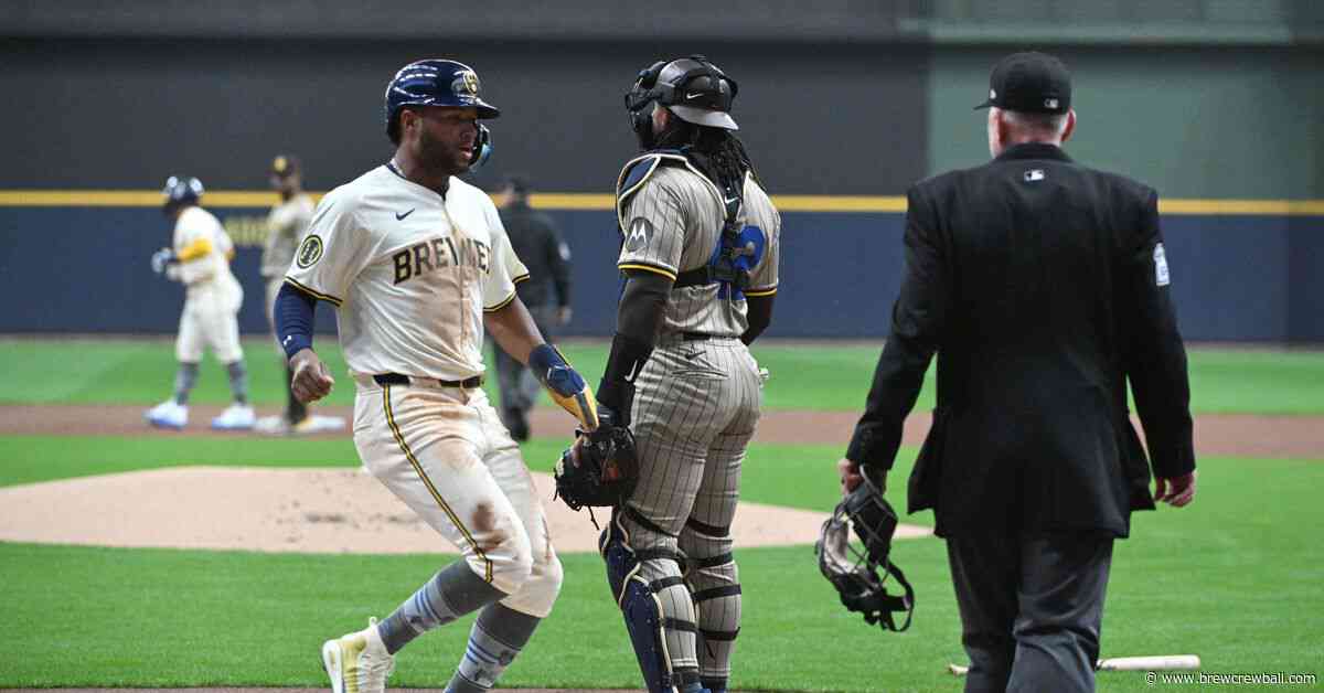Disastrous inning sinks Brewers, 7-3, in loss to Padres