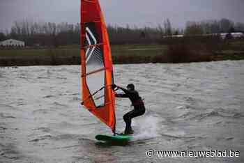 Hier juichen ze altijd als het stevig waait: windsurfclub opent seizoen met dag vol activiteiten