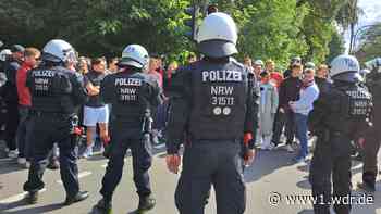 Großübung der Wuppertaler Polizei: Umgang mit Fußballfangruppen