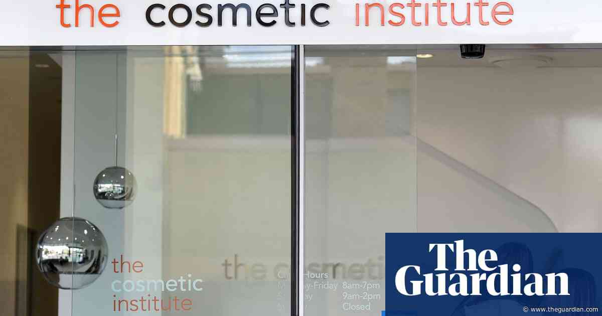 Breast augmentation class action against Sydney clinic on verge of $25m settlement