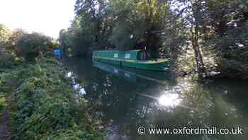 Oxford man on trial for setting fire to his own boat