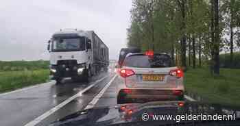 Drukte op snelwegen A50, A12 en A15 neemt af na ochtend vol vertragingen