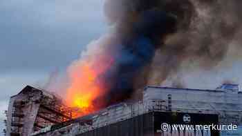 Flammen in Kopenhagen: Historisches Gebäude brennt lichterloh – Turmspitze von Börse eingestürzt