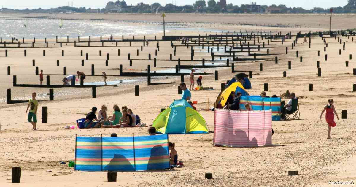 Swimmers told not to go in the water at these beaches indefinitely due to poo influx