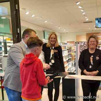 Opening nieuwe Etos in winkelcentrum Hoog Ambacht