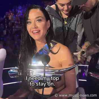 Katy Perry suffers wardrobe malfunction on American Idol