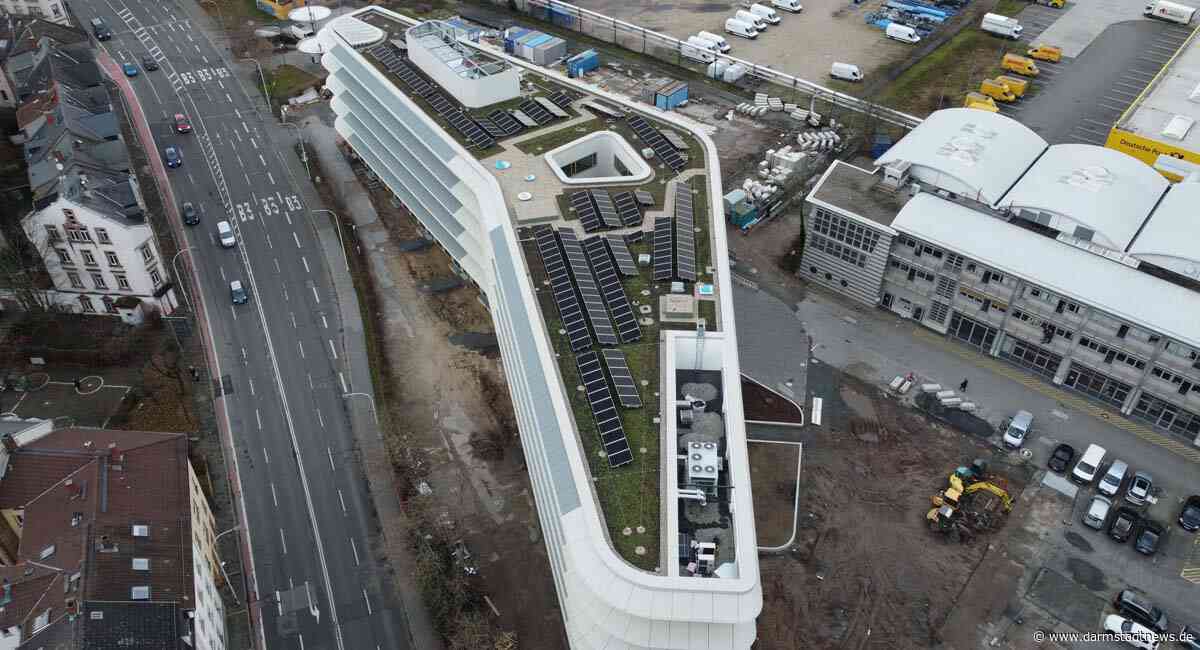 PV-Anlagen auf neuem ENTEGA-Gebäude decken 50% des Energiebedarfs