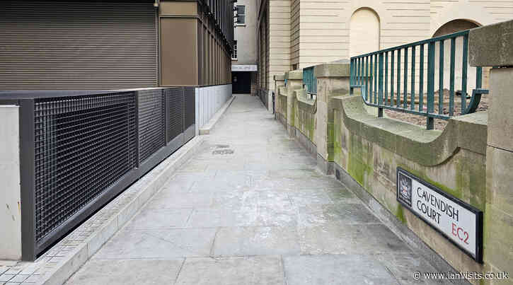 London’s Alleys: Cavendish Court, EC2/EC3