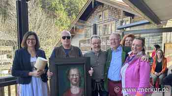 Bekannter Maler versteigert Porträt: Erfolgreiche Charity-Aktion auf der Alten Wurzhütte
